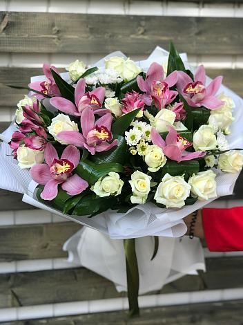 Букет цветов из: Розы и Хризантемы в Комсомольский